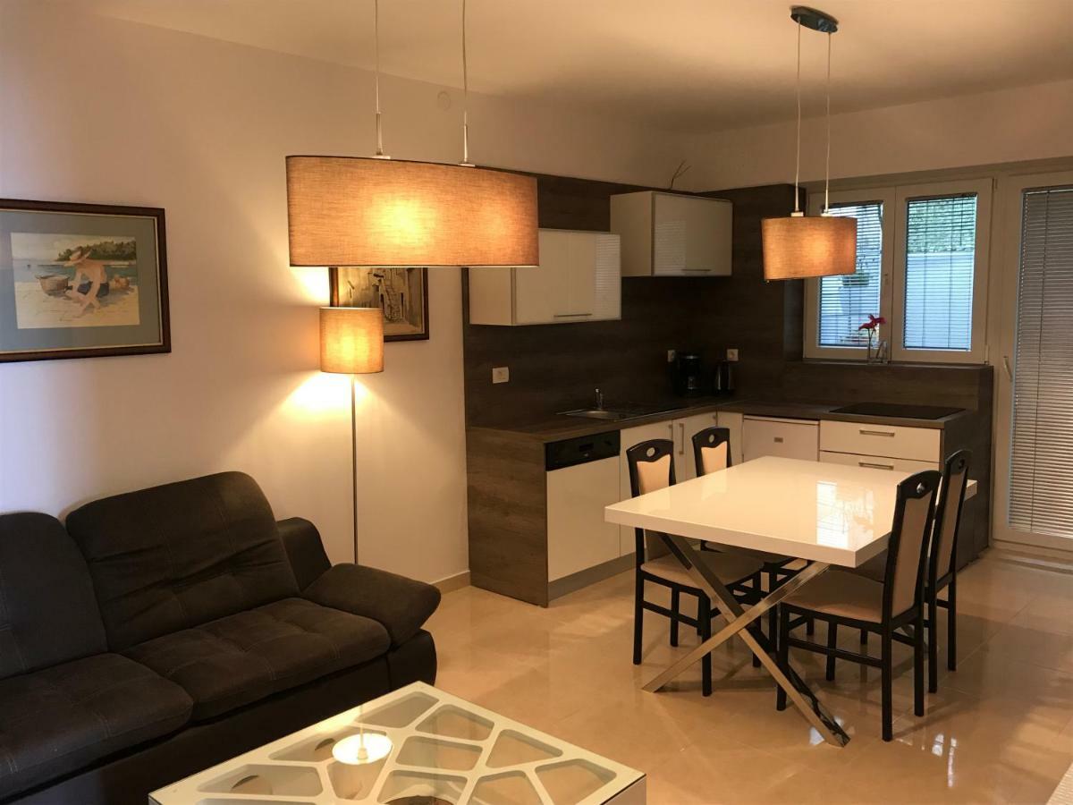 Villa Nora Tucepi Ngoại thất bức ảnh